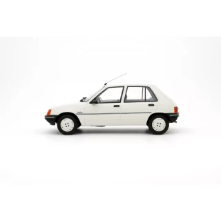 PEUGEOT 205 JUNIOR WHITE (Blanc Meije POWT) 1988 OttO mobile 1:18 Resinemodell (Türen, Motorhaube... nicht zu öffnen!)